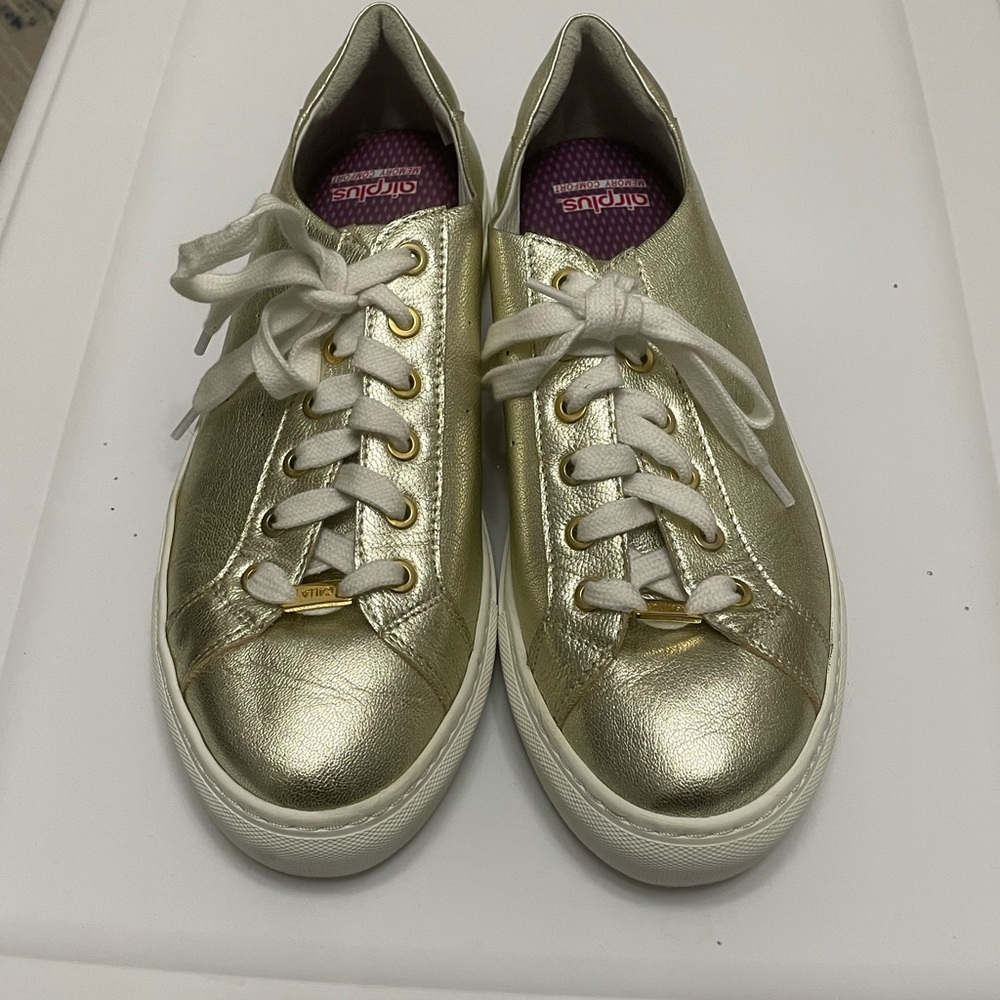 STAR - GOLD HIGH SHINE METALLIC LEATHER WIDE FIT SNEAKERS